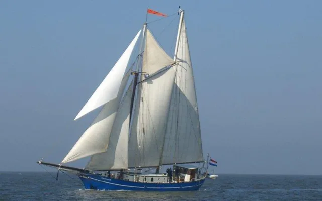 STORTEMELK unter Segeln · 13
